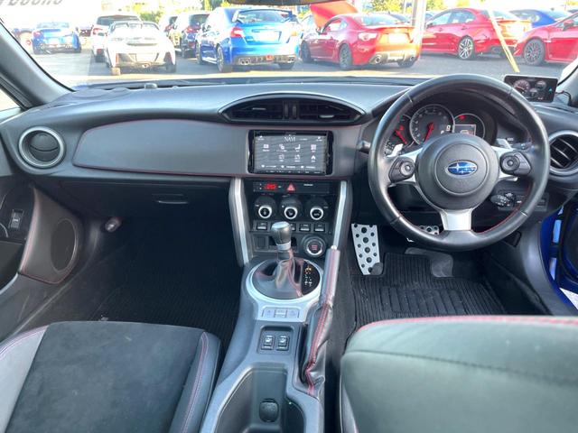 ＢＲＺ ＧＴ　Ｅ型　純正ナビ　バックカメラ　ＥＴＣ　リアスポイラー　ブレンボ製ブレーキ　ＳＡＣＨＳ製ダンパー　シートヒーター　アルカンターラコンビシート　ＬＥＤヘッド　スマートキー　純正１７インチアルミホイール（2枚目）