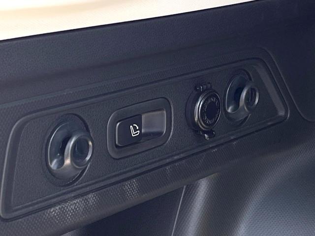 フォレスター Ｘ－ブレイク　パワーバックドア　パワーシートセット　純正ナビ　バックカメラ　ＥＴＣ　ドライブレコーダー　ＬＥＤヘッド　ＬＥＤフォグ　ルーフレール　純正１７インチアルミホイール　撥水シート　シートヒーター（23枚目）