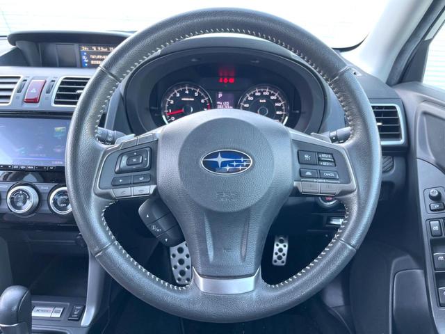 フォレスター Ｓ－リミテッド　ルーフレール　純正ナビ　バックカメラ　ＥＴＣ　ドライブレコーダー　純正１８インチアルミホイール　合皮コンビシート　パワーシート　シートヒーター　スマートキー　オートライト　アイサイトＶｅｒ２（11枚目）