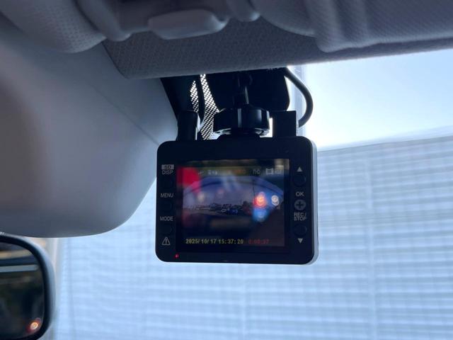 フォレスター Ｓ－リミテッド　ルーフレール　純正ナビ　バックカメラ　ＥＴＣ　ドライブレコーダー　純正１８インチアルミホイール　合皮コンビシート　パワーシート　シートヒーター　スマートキー　オートライト　アイサイトＶｅｒ２（32枚目）