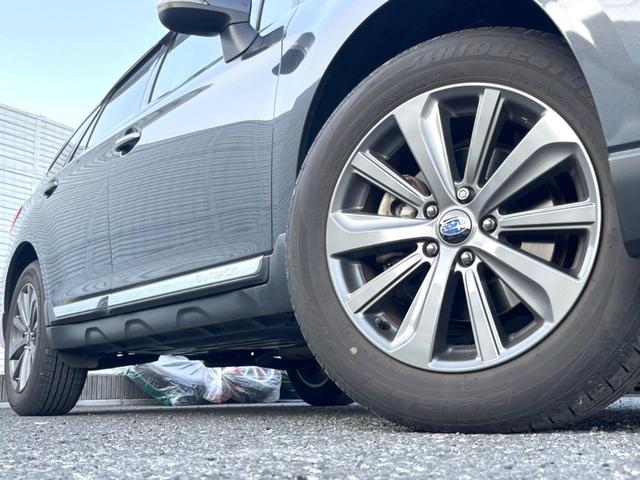 【純正アルミホイール】外観にマッチした純正アルミホイールを装着しております。各種社外アルミホイールや、スタッドレスタイヤも取扱いしております。是非ご相談ください♪