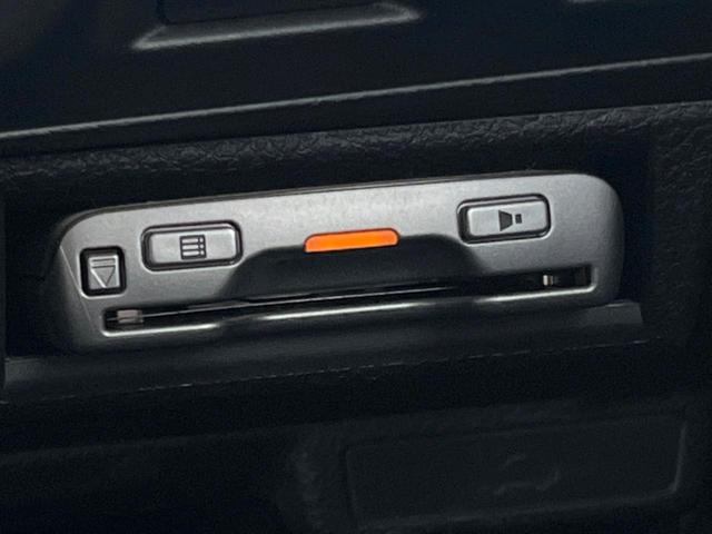 ＸＶハイブリッド ２．０ｉ－Ｌ　アイサイト　ブラックレザーセレクション　ルーフレール　ＳＤナビ　バックカメラ　ＥＴＣ　ドライブレコーダー　ＨＩＤヘッドライト　純正１７インチアルミホイール　パワーシート　キーレスアクセス　プッシュスタート（7枚目）