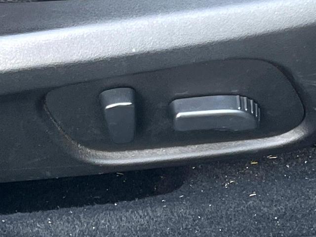 ＸＶハイブリッド ２．０ｉ－Ｌ　アイサイト　ブラックレザーセレクション　ルーフレール　ＳＤナビ　バックカメラ　ＥＴＣ　ドライブレコーダー　ＨＩＤヘッドライト　純正１７インチアルミホイール　パワーシート　キーレスアクセス　プッシュスタート（21枚目）