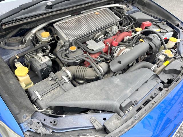 ＷＲＸ ＳＴＩ ＳＴＩ　タイプＳ　ＳＴＩタワーバー　大型リアスポイラー　ＢＢＳ製アルミホイール　ビルシュタインダンパー　オールウェザーパック　ＥＴＣ　ＬＥＤヘッドライト　キーレスアクセス　プッシュスタート　デュアルオートエアコン（4枚目）