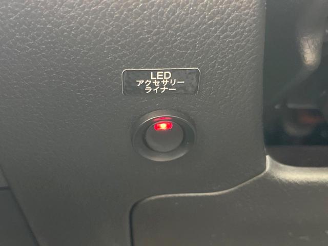 ＷＲＸ ＳＴＩ ＳＴＩ　タイプＳ　ＳＴＩタワーバー　大型リアスポイラー　ＢＢＳ製アルミホイール　ビルシュタインダンパー　オールウェザーパック　ＥＴＣ　ＬＥＤヘッドライト　キーレスアクセス　プッシュスタート　デュアルオートエアコン（24枚目）