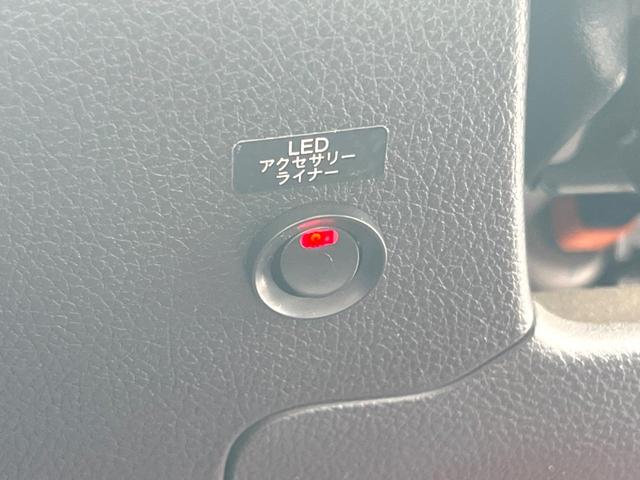 ＷＲＸ　ＳＴＩ ＳＴＩ　タイプＳ　大型リアスポイラー　前席メモリー機能付レザーシート　ＧＰ　ＳＰＯＲＴＳマフラー　ＨＫＳ車高調　ＬＥＤアクセサリーライナー　ＡＤＶＡＮ　Ｒａｃｉｎｇ製１８インチアルミホイール　ターボ　４ＷＤ（24枚目）