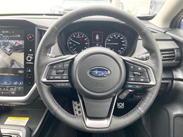 クロストレック リミテッド　純正オプションフロントグリル　ＬＥＤアクセサリーライナー　１１．６インチナビ　マルチテレインモニター　ステアリングヒーター　シートヒーター　シートメモリー　パドルシフト　アイサイト（10枚目）