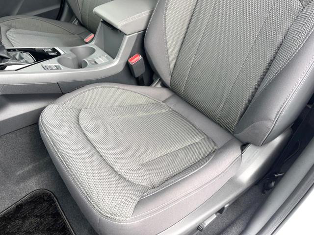 クロストレック リミテッド　純正オプションフロントグリル　ＬＥＤアクセサリーライナー　１１．６インチナビ　マルチテレインモニター　ステアリングヒーター　シートヒーター　シートメモリー　パドルシフト　アイサイト（52枚目）