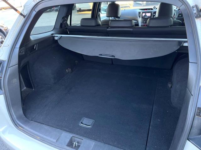 レガシィツーリングワゴン 2.0GT DIT スペックBアイサイト 4WD ターボ エアロ バックカメラ 衝突被害軽減システム レーダークルーズ ハーフレザーシート パワーシート スマートキー HIDヘッド ETC 車線逸脱警報 オートライト デュアルエアコン(13枚目)