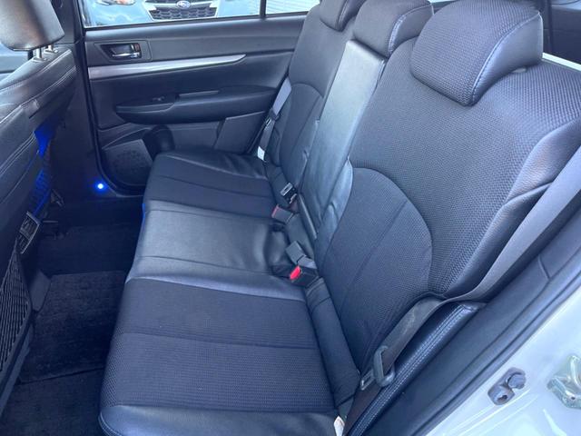 レガシィツーリングワゴン 2.0GT DIT スペックBアイサイト 4WD ターボ エアロ バックカメラ 衝突被害軽減システム レーダークルーズ ハーフレザーシート パワーシート スマートキー HIDヘッド ETC 車線逸脱警報 オートライト デュアルエアコン(33枚目)