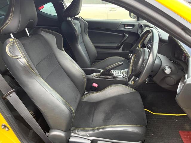 86 GTイエローリミテッド エアロパッケージ 6速MT ナビ バックカメラ ETC ドライブレコーダー 大型リアスポイラー 専用ボディ色サンライズイエロー LEDヘッドライト 16インチアルミホイール スマートキー デュアルオートエアコン(9枚目)