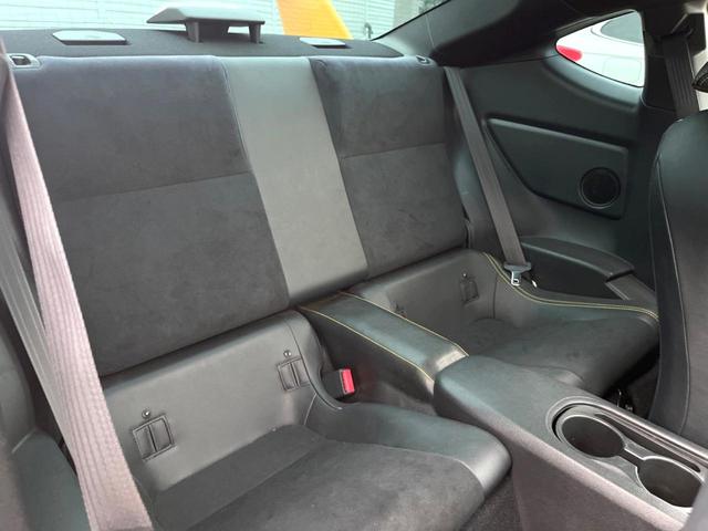 86 GTイエローリミテッド エアロパッケージ 6速MT ナビ バックカメラ ETC ドライブレコーダー 大型リアスポイラー 専用ボディ色サンライズイエロー LEDヘッドライト 16インチアルミホイール スマートキー デュアルオートエアコン(10枚目)