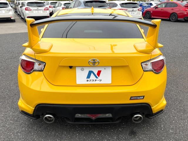 86 GTイエローリミテッド エアロパッケージ 6速MT ナビ バックカメラ ETC ドライブレコーダー 大型リアスポイラー 専用ボディ色サンライズイエロー LEDヘッドライト 16インチアルミホイール スマートキー デュアルオートエアコン(15枚目)