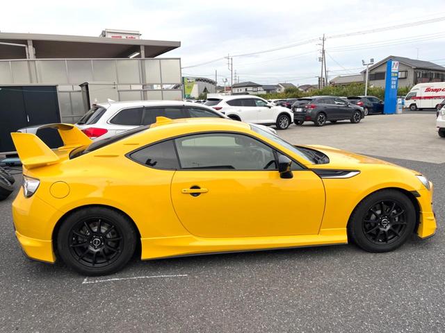 86 GTイエローリミテッド エアロパッケージ 6速MT ナビ バックカメラ ETC ドライブレコーダー 大型リアスポイラー 専用ボディ色サンライズイエロー LEDヘッドライト 16インチアルミホイール スマートキー デュアルオートエアコン(31枚目)