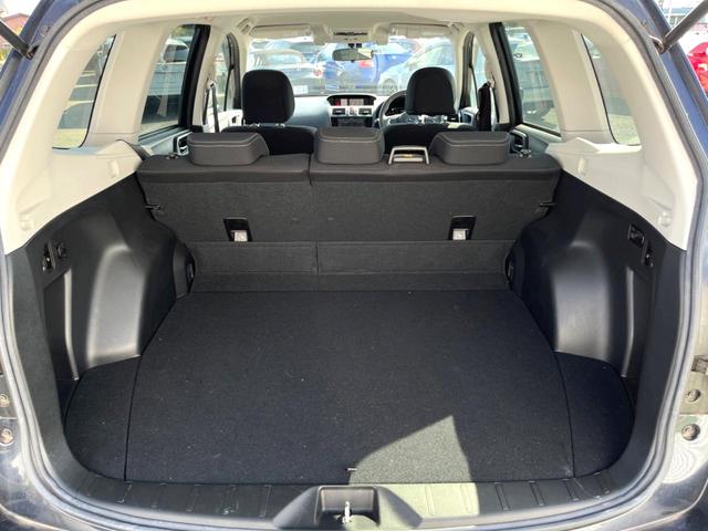 フォレスター ２．０ｉ－Ｌ　アイサイト　パワーシート　アドバンスドセイフティパッケージ　純正ナビ　バックカメラ　キーレスアクセス　プッシュスタート　アイサイトＶｅｒ３　ＬＥＤヘッドライト　純正１７インチアルミホイール　シートヒーター（10枚目）