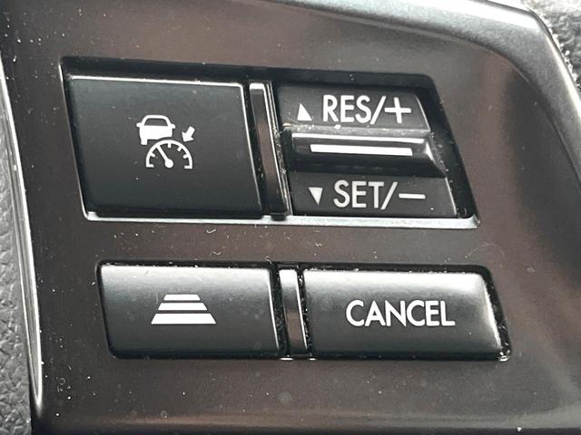 【全車速追従機能付クルーズコントロール】高速道路での長距離走行が楽に！！自動で速度を保つクルーズコントロールが、衝突軽減システムと連携し、前方の車両を感知して車間を保つように速度調節してくれます！！