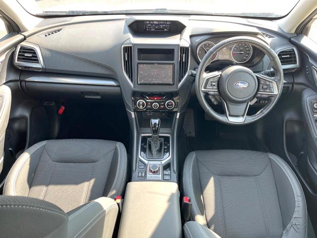 フォレスター ツーリング　パワーシートセット　アイサイトセイフティプラス　フロント・サイドカメラ　スマートリアビューミラー　ＬＥＤヘッドライト　純正１７インチアルミ　シートメモリー　前後席シートヒーター　スマートキー　４ＷＤ（2枚目）