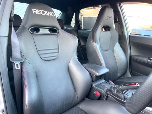 インプレッサ ＷＲＸ　ＳＴＩ　Ａライン　４ＷＤ　ターボ　エアロ　ハーフレザーシート　ドラレコ　スマートキー　ＨＩＤヘッド　ＥＴＣ　クルコン　純正１８インチアルミ　オートエアコン　ＣＤ　パドルシフト（3枚目）