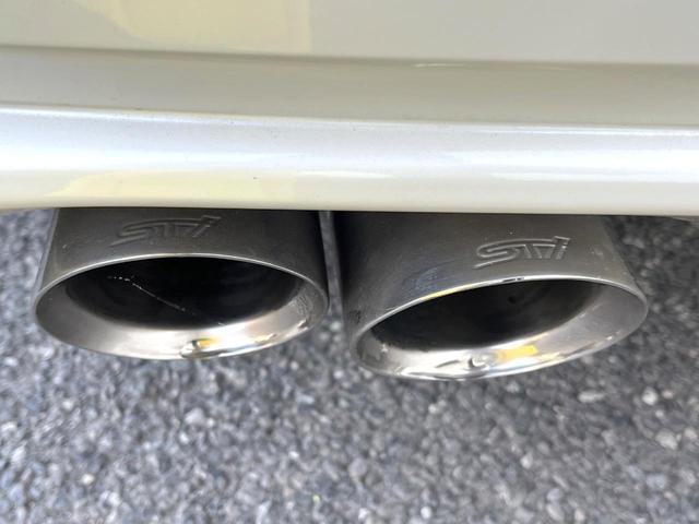 インプレッサ ＷＲＸ　ＳＴＩ　Ａライン　４ＷＤ　ターボ　エアロ　ハーフレザーシート　ドラレコ　スマートキー　ＨＩＤヘッド　ＥＴＣ　クルコン　純正１８インチアルミ　オートエアコン　ＣＤ　パドルシフト（6枚目）