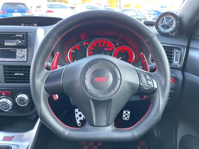インプレッサ ＷＲＸ　ＳＴＩ　Ａライン　４ＷＤ　ターボ　エアロ　ハーフレザーシート　ドラレコ　スマートキー　ＨＩＤヘッド　ＥＴＣ　クルコン　純正１８インチアルミ　オートエアコン　ＣＤ　パドルシフト（11枚目）