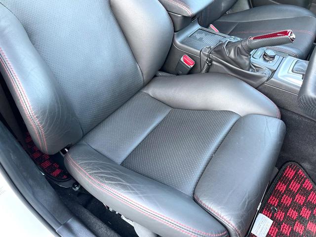 インプレッサ ＷＲＸ　ＳＴＩ　Ａライン　４ＷＤ　ターボ　エアロ　ハーフレザーシート　ドラレコ　スマートキー　ＨＩＤヘッド　ＥＴＣ　クルコン　純正１８インチアルミ　オートエアコン　ＣＤ　パドルシフト（36枚目）