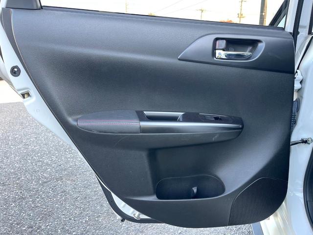 インプレッサ ＷＲＸ　ＳＴＩ　Ａライン　４ＷＤ　ターボ　エアロ　ハーフレザーシート　ドラレコ　スマートキー　ＨＩＤヘッド　ＥＴＣ　クルコン　純正１８インチアルミ　オートエアコン　ＣＤ　パドルシフト（38枚目）