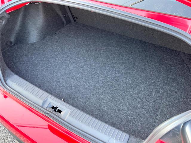 ８６ ＧＴリミテッド　ブラックパッケージ　ブレンボ製キャリパー　純正ナビ　バックカメラ　ＥＴＣ　ドライブレコーダー　純正１７インチアルミホイール　ＬＥＤヘッドライト　シートヒーター　クルーズコントロール　デュアルオートエアコン（11枚目）
