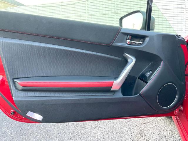 ８６ ＧＴリミテッド　ブラックパッケージ　ブレンボ製キャリパー　純正ナビ　バックカメラ　ＥＴＣ　ドライブレコーダー　純正１７インチアルミホイール　ＬＥＤヘッドライト　シートヒーター　クルーズコントロール　デュアルオートエアコン（35枚目）