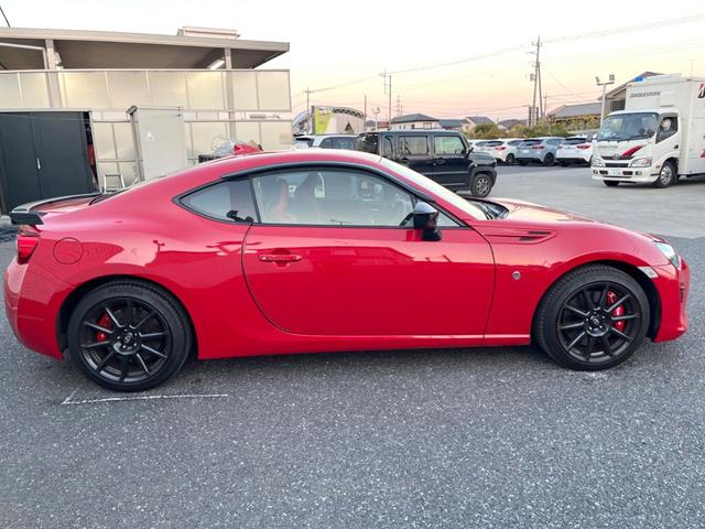 ８６ ＧＴリミテッド　ブラックパッケージ　ブレンボ製キャリパー　純正ナビ　バックカメラ　ＥＴＣ　ドライブレコーダー　純正１７インチアルミホイール　ＬＥＤヘッドライト　シートヒーター　クルーズコントロール　デュアルオートエアコン（41枚目）