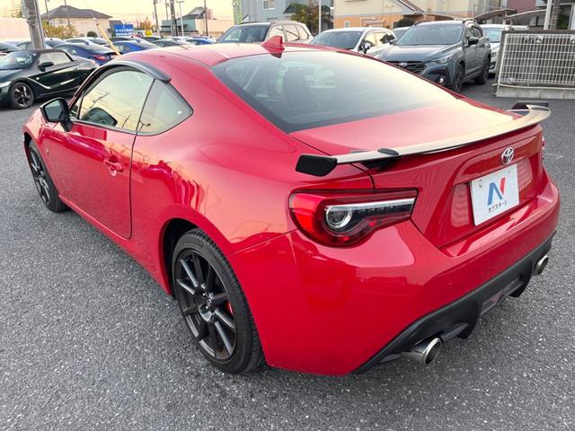 ８６ ＧＴリミテッド　ブラックパッケージ　ブレンボ製キャリパー　純正ナビ　バックカメラ　ＥＴＣ　ドライブレコーダー　純正１７インチアルミホイール　ＬＥＤヘッドライト　シートヒーター　クルーズコントロール　デュアルオートエアコン（42枚目）