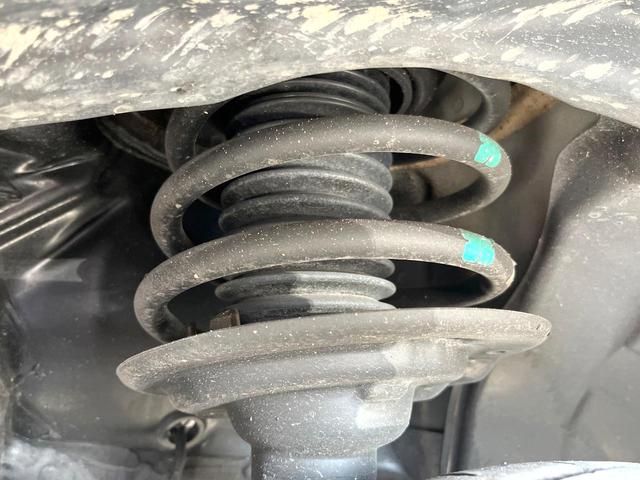 ＸＶ アドバンス　革シートセット　アイサイトセイフティプラス　ルーフレール　純正ナビ　バックカメラ　ＥＴＣ　ドライブレコーダー　ＬＥＤヘッドライト　純正１８インチアルミホイール　パワーシート　スマートキー（20枚目）