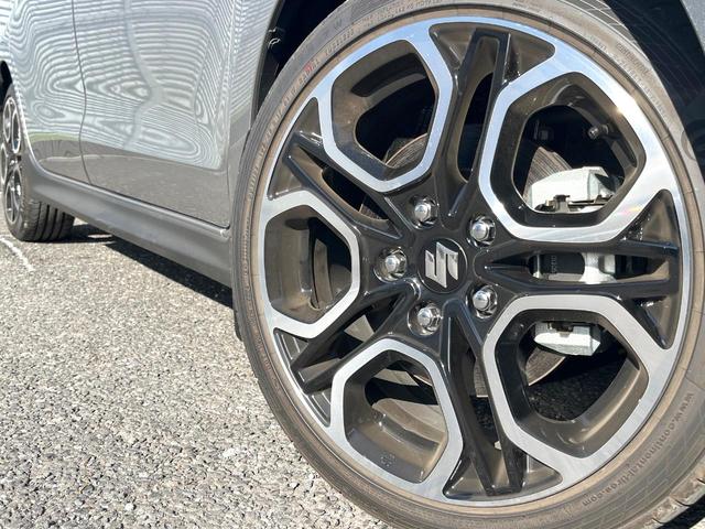 スイフトスポーツ ベースグレード　全周囲カメラ　衝突被害軽減システム　レーダークルーズ　シートヒーター　ドラレコ　コーナーセンサー　スマートキー　ＬＥＤヘッド　ビルトインＥＴＣ　純正１７インチアルミ　車線逸脱警報（13枚目）