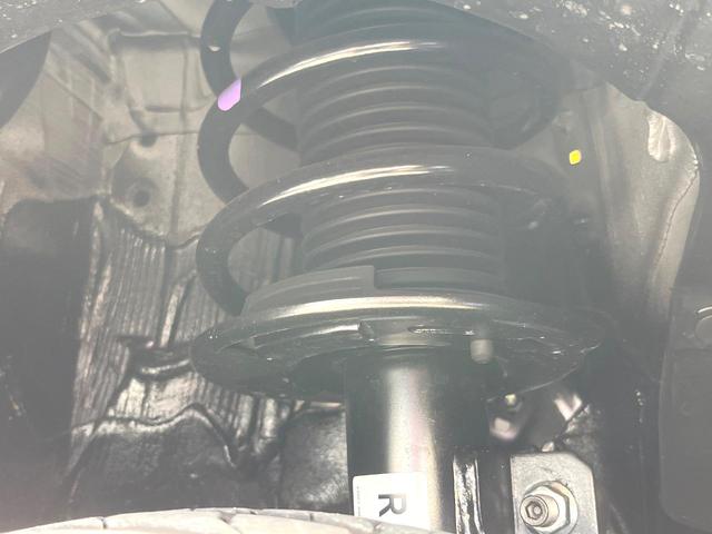 スイフトスポーツ ベースグレード　全周囲カメラ　衝突被害軽減システム　レーダークルーズ　シートヒーター　ドラレコ　コーナーセンサー　スマートキー　ＬＥＤヘッド　ビルトインＥＴＣ　純正１７インチアルミ　車線逸脱警報（20枚目）