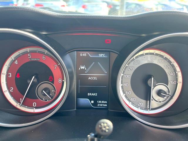 スイフトスポーツ ベースグレード　全周囲カメラ　衝突被害軽減システム　レーダークルーズ　シートヒーター　ドラレコ　コーナーセンサー　スマートキー　ＬＥＤヘッド　ビルトインＥＴＣ　純正１７インチアルミ　車線逸脱警報（27枚目）