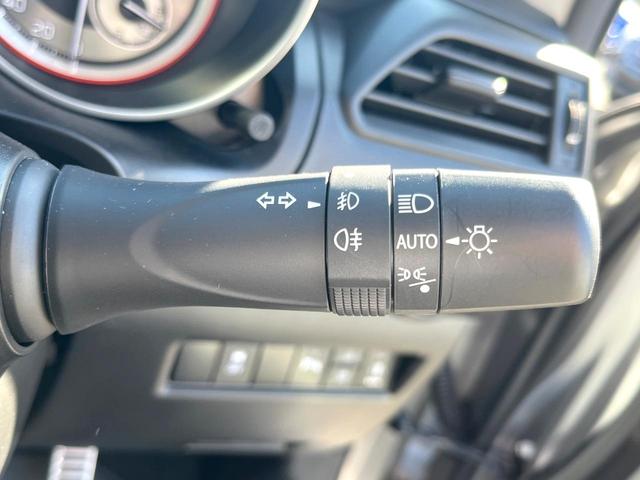 スイフトスポーツ ベースグレード　全周囲カメラ　衝突被害軽減システム　レーダークルーズ　シートヒーター　ドラレコ　コーナーセンサー　スマートキー　ＬＥＤヘッド　ビルトインＥＴＣ　純正１７インチアルミ　車線逸脱警報（28枚目）