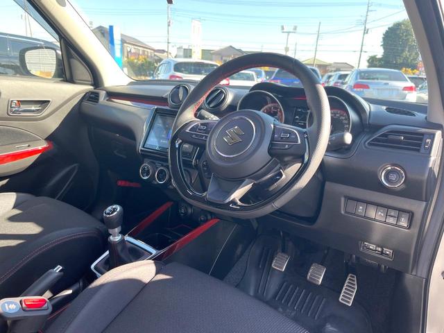 スイフトスポーツ ベースグレード　全周囲カメラ　衝突被害軽減システム　レーダークルーズ　シートヒーター　ドラレコ　コーナーセンサー　スマートキー　ＬＥＤヘッド　ビルトインＥＴＣ　純正１７インチアルミ　車線逸脱警報（40枚目）