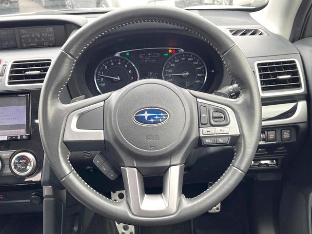 フォレスター ２．０ＸＴ　アイサイト　パワーバックドア　ルーフレール　純正ナビ　バックカメラ　ＥＴＣ　ドライブレコーダー　アイサイトＶｅｒ３　純正１８インチアルミホイール　ＬＥＤヘッドライト　パワーシート　シートヒーター　スマートキー（11枚目）