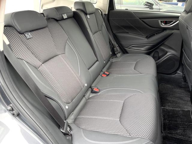 フォレスター アドバンス　Ｆ型　ルーフレール　ＬＥＤアクセサリーライナー　純正８型ダイアトーンナビ　メモリー機能付きパワーシート　パワーバックドア　純正１８インチアルミ　ドライバーモニタリングシステム　ｅーＢＯＸＥＲ（9枚目）