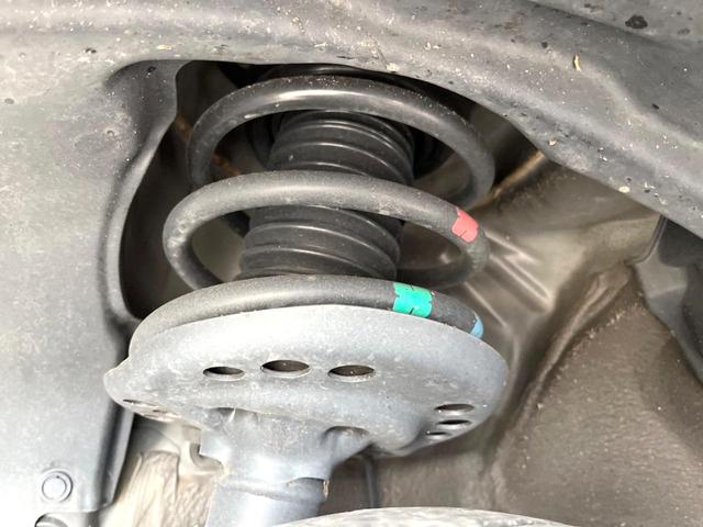 フォレスター プレミアム　革シート　ルーフレール　パワーバックドア　純正８型ビルトインナビ　アイサイトセイフティプラス　ＬＥＤアクセサリーライナー　メモリー機能付きパワーシート　純正１８インチアルミ　スマートキー（20枚目）