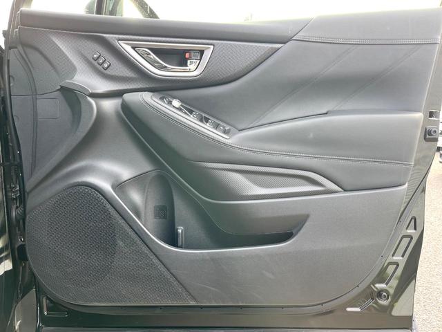 フォレスター プレミアム　革シート　ルーフレール　パワーバックドア　純正８型ビルトインナビ　アイサイトセイフティプラス　ＬＥＤアクセサリーライナー　メモリー機能付きパワーシート　純正１８インチアルミ　スマートキー（40枚目）