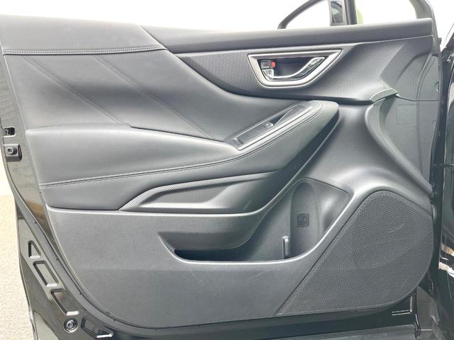 フォレスター プレミアム　革シート　ルーフレール　パワーバックドア　純正８型ビルトインナビ　アイサイトセイフティプラス　ＬＥＤアクセサリーライナー　メモリー機能付きパワーシート　純正１８インチアルミ　スマートキー（48枚目）