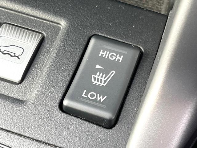 フォレスター ２．０ｉ－Ｓ　アイサイト　パワーバックドア　純正ナビ　バックカメラ　ＥＴＣ　オートライト　純正１８インチアルミホイール　パワーシート　シートヒーター　キーレスアクセス　プッシュスタート　アイサイトＶｅｒ２　オートエアコン（6枚目）