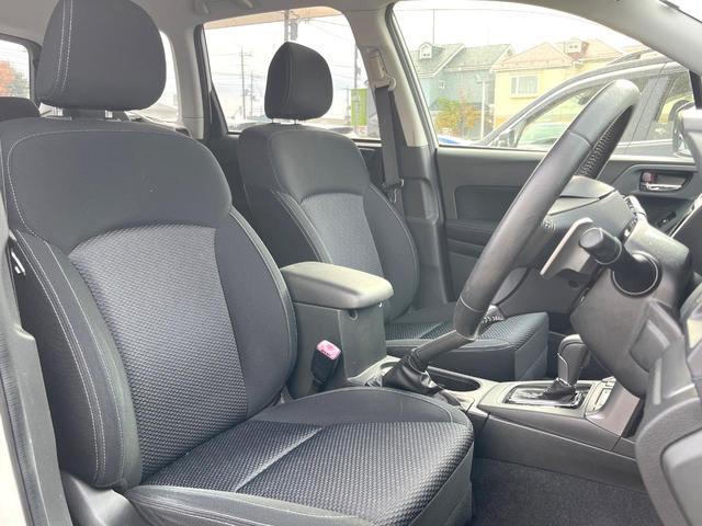 フォレスター ２．０ｉ－Ｓ　アイサイト　パワーバックドア　純正ナビ　バックカメラ　ＥＴＣ　オートライト　純正１８インチアルミホイール　パワーシート　シートヒーター　キーレスアクセス　プッシュスタート　アイサイトＶｅｒ２　オートエアコン（8枚目）