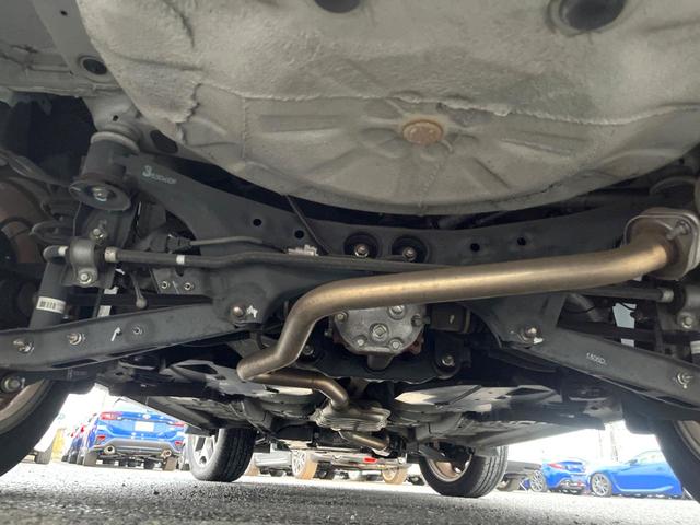 フォレスター ２．０ｉ－Ｓ　アイサイト　パワーバックドア　純正ナビ　バックカメラ　ＥＴＣ　オートライト　純正１８インチアルミホイール　パワーシート　シートヒーター　キーレスアクセス　プッシュスタート　アイサイトＶｅｒ２　オートエアコン（19枚目）