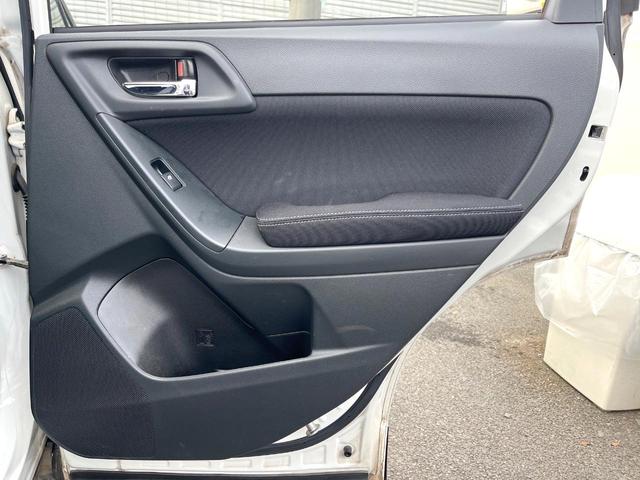 フォレスター ２．０ｉ－Ｓ　アイサイト　パワーバックドア　純正ナビ　バックカメラ　ＥＴＣ　オートライト　純正１８インチアルミホイール　パワーシート　シートヒーター　キーレスアクセス　プッシュスタート　アイサイトＶｅｒ２　オートエアコン（38枚目）