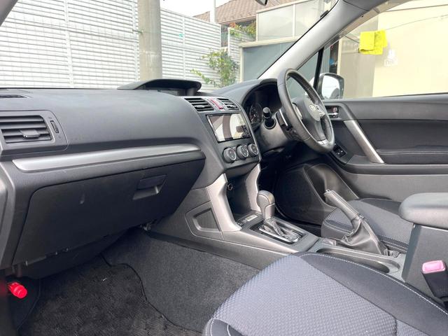 フォレスター ２．０ｉ－Ｓ　アイサイト　パワーバックドア　純正ナビ　バックカメラ　ＥＴＣ　オートライト　純正１８インチアルミホイール　パワーシート　シートヒーター　キーレスアクセス　プッシュスタート　アイサイトＶｅｒ２　オートエアコン（42枚目）