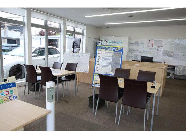 フォレスター ２．０ｉ－Ｓ　アイサイト　パワーバックドア　純正ナビ　バックカメラ　ＥＴＣ　オートライト　純正１８インチアルミホイール　パワーシート　シートヒーター　キーレスアクセス　プッシュスタート　アイサイトＶｅｒ２　オートエアコン（72枚目）