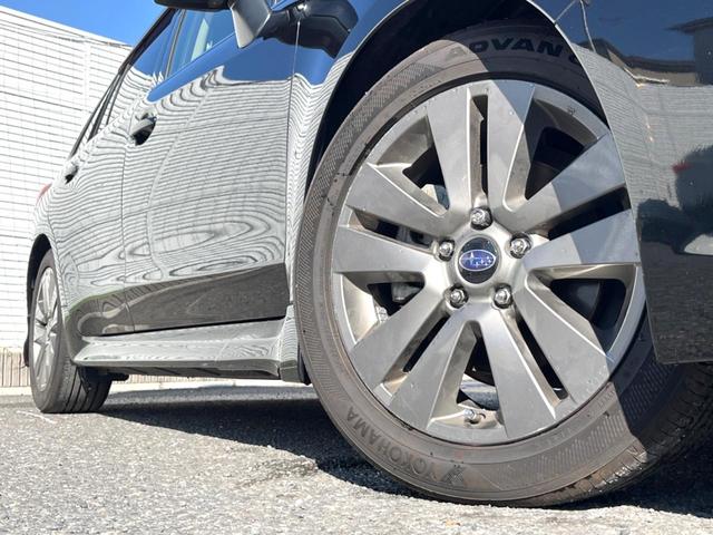 �y�����A���~�z�C�[���z�O�ςɃ}�b�`���������A���~�z�C�[���𑕒����Ă���܂��B�e��ЊO�A���~�z�C�[����A�X�^�b�h���X�^�C�����戵�����Ă���܂��B���񂲑��k����������