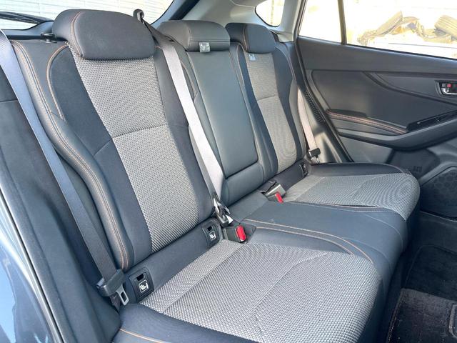 後部座席も気になるようなキズ・汚れやへたり等、大きなダメージはなく、良好な状態です。