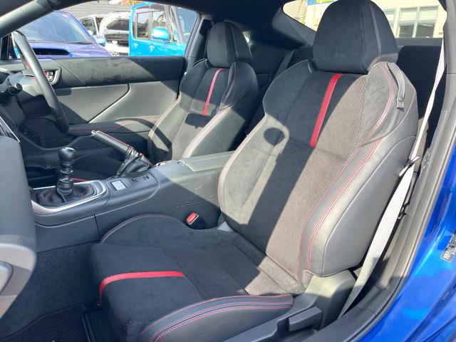 ＢＲＺ Ｓ　６ＭＴ　ＳＴＩエアロパッケージ　ＳＴＩコンプリートキット　ＳＴＩ製１８インチアルミ　ＬＥＤアクセサリーライナー　ＬＥＤヘッドライト　革巻きステアリング　クルーズコントロール　シートヒーター（39枚目）